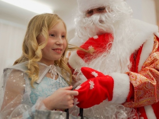 Сотрудники УГМК исполнили желания детей в рамках благотворительной акции «Новогоднее чудо»