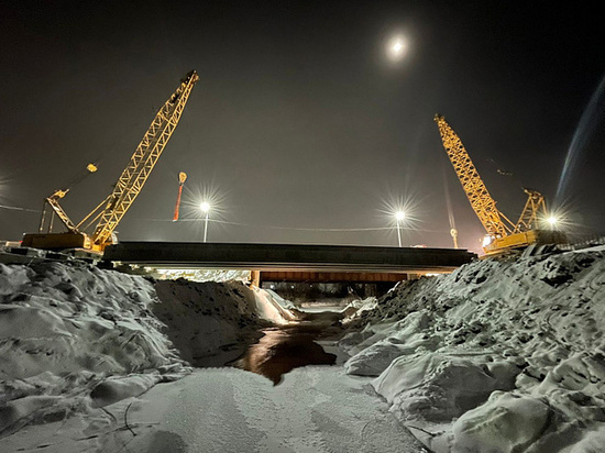 В Туле монтируют железобетонные балки нового Баташевского моста