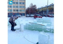 Ледовый городок на площади Ленина в Йошкар-Оле должен быть достроен к 29 декабря.