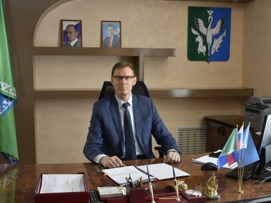 Вечером 24 декабря глава Шурышкарского района Олег Попов вышел в прямой эфир в своем аккаунте Instagram