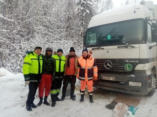 В Нижегородской области дорожники спасли иранских дальнобойщиков от мороза