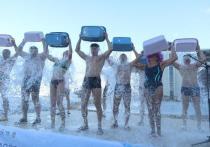 Правительство Приморского края сообщает, что глава региона Олег Кожемяко принял «ледяной душ» в рамках оздоровительной всероссийской акции