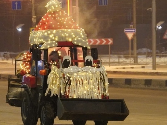 Нарядные снегоуборочные машины вышли на улицы Красноярска