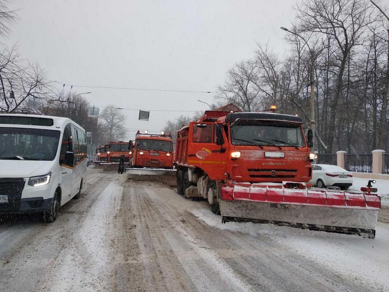 Снегоуборочная техника в Воронеже работает круглосуточно