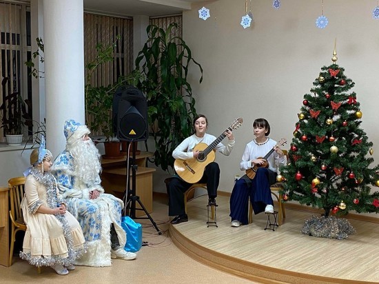  «Новогоднюю сказку» в псковской библиотеке создали артековцы