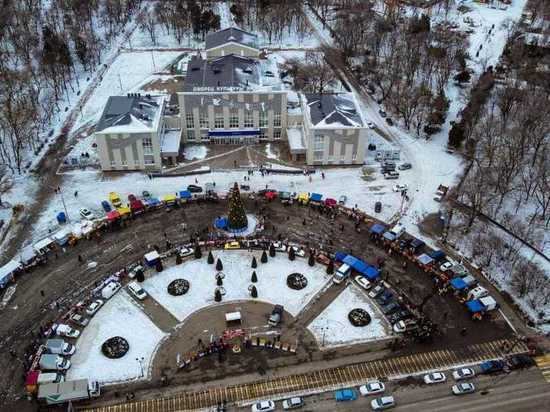 Новогодняя ярмарка в Невинномысске собрала десятки тысяч человек