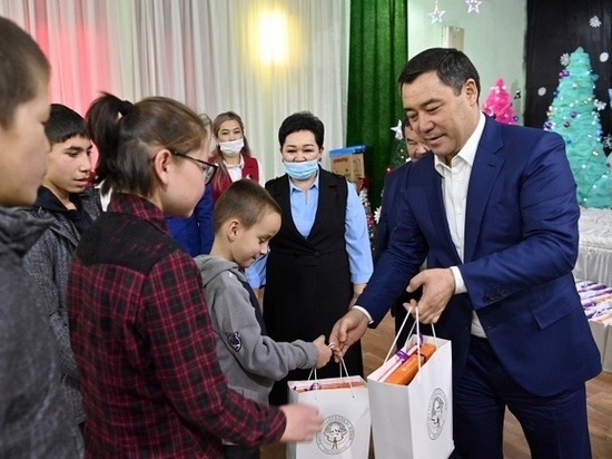 Президент Кыргызстана напомнил о необходимости уделять особое внимание детям