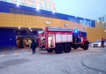 Хотя пожар в гипермаркете «Лента» на улице Пушкина был потушен за 12 минут, ущерб, нанесенный огнем и средствами пожаротушения, оказался велик – 600 тысяч рублей.