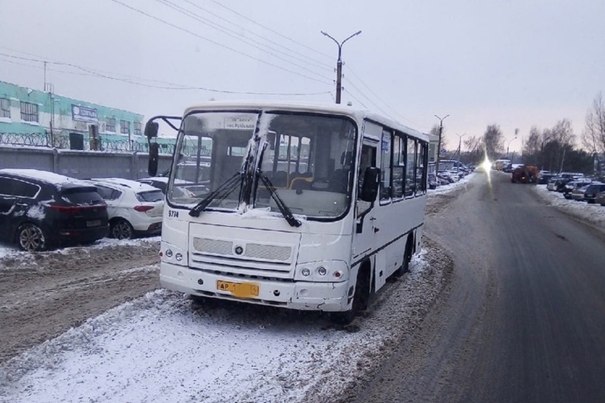 66 автобус ярославль. Автобус 66 Ярославль. Автобус в городе.