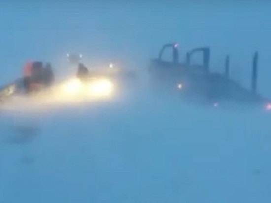 На трассе в Башкирии 33 автомобиля оказались в снежном плену