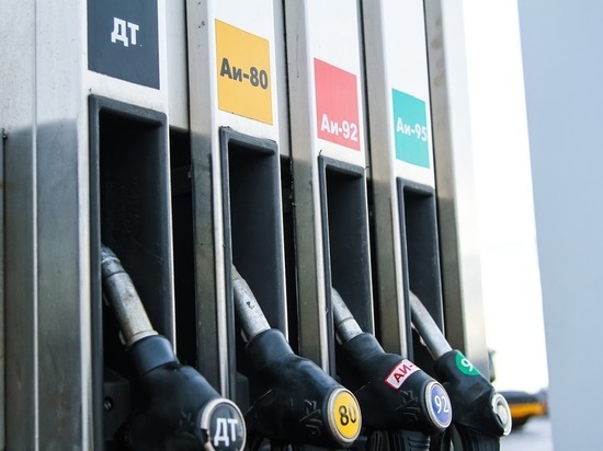 В Волгоградской области изменились цены на бензин и дизтопливо