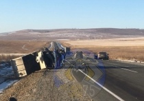 Под Читой, на федеральной трассе «Байкал «Иркутск-Чита» днем 26 декабря произошла авария с участием грузовика