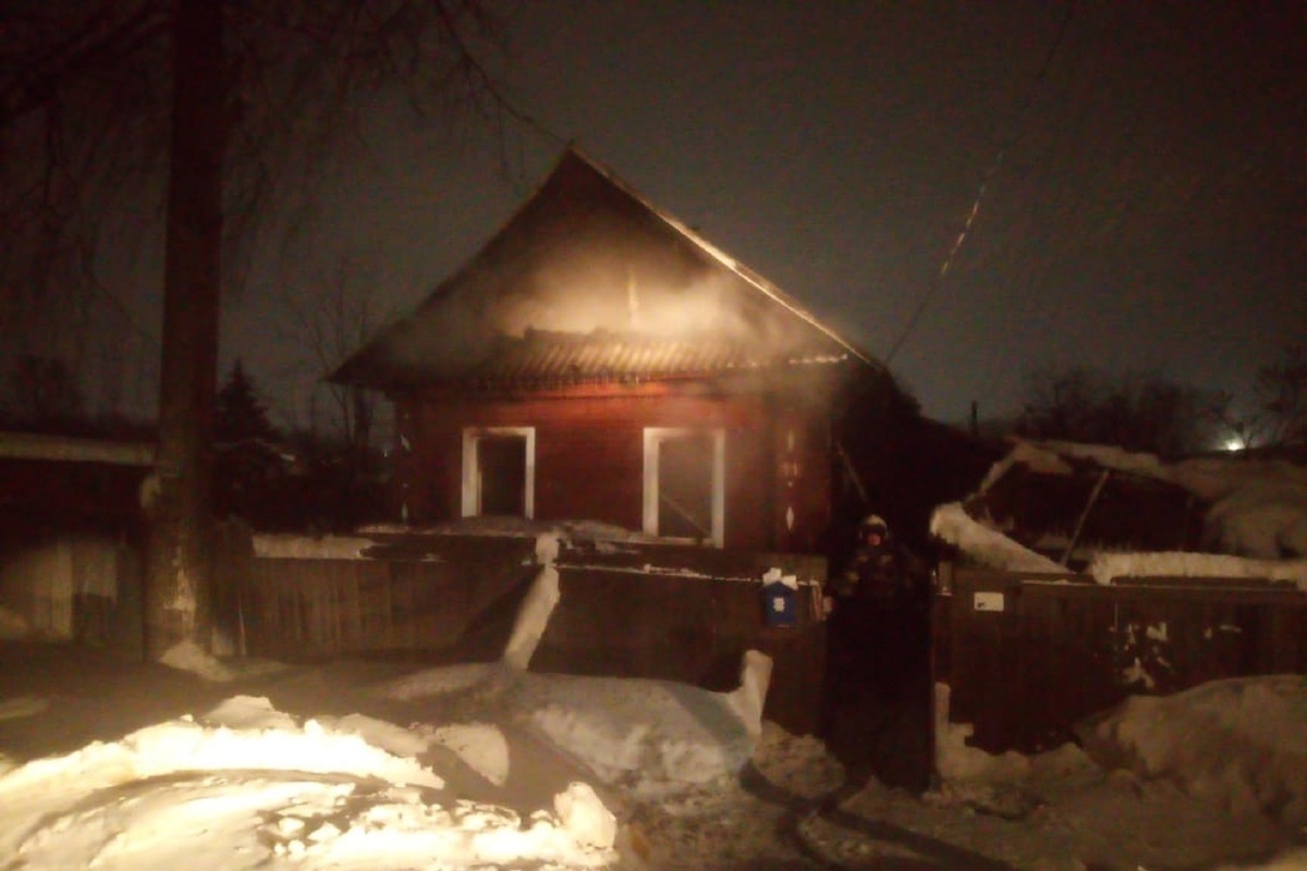 Костромские трагедии: в Шарье при пожаре погибла пожилая женщина