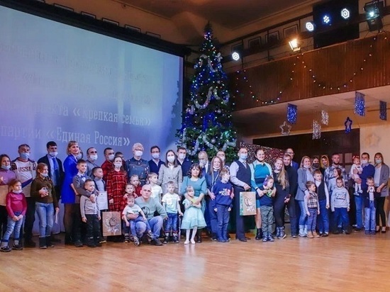 Более 14 тысяч лучших отцов Заполярья приняли участие в проекте «Крепкая семья»