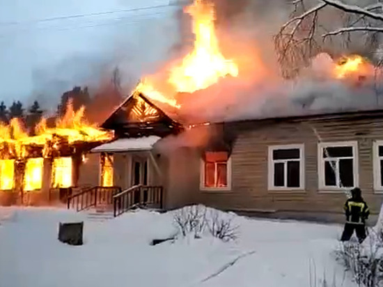 Появилось видео с места пожара в воскресной школе в Тверской области