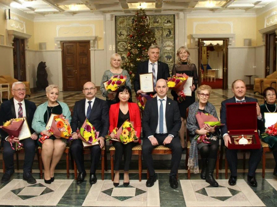 Лауреатов премии губернатора наградили в Хабаровском крае