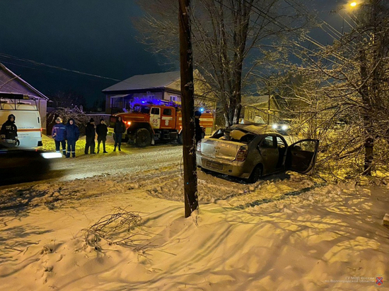 Под Волгоградом после ДТП в больницу попала 42-летняя женщина
