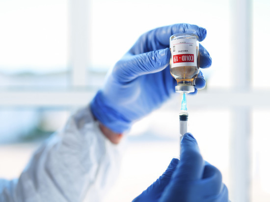 Антиковидную вакцину в Ленобласти получили уже 60 % взрослых