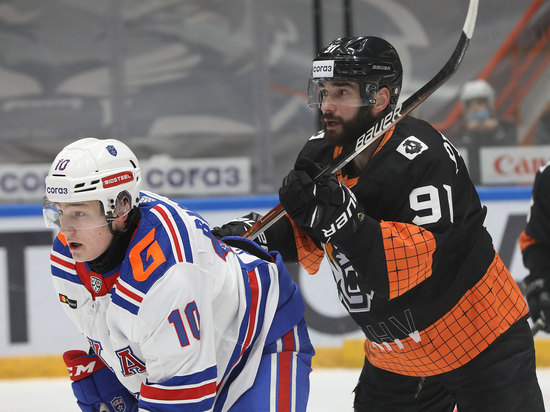 Хабаровский «Амур» на своем льду переиграл СКА из Санкт-Петербурга