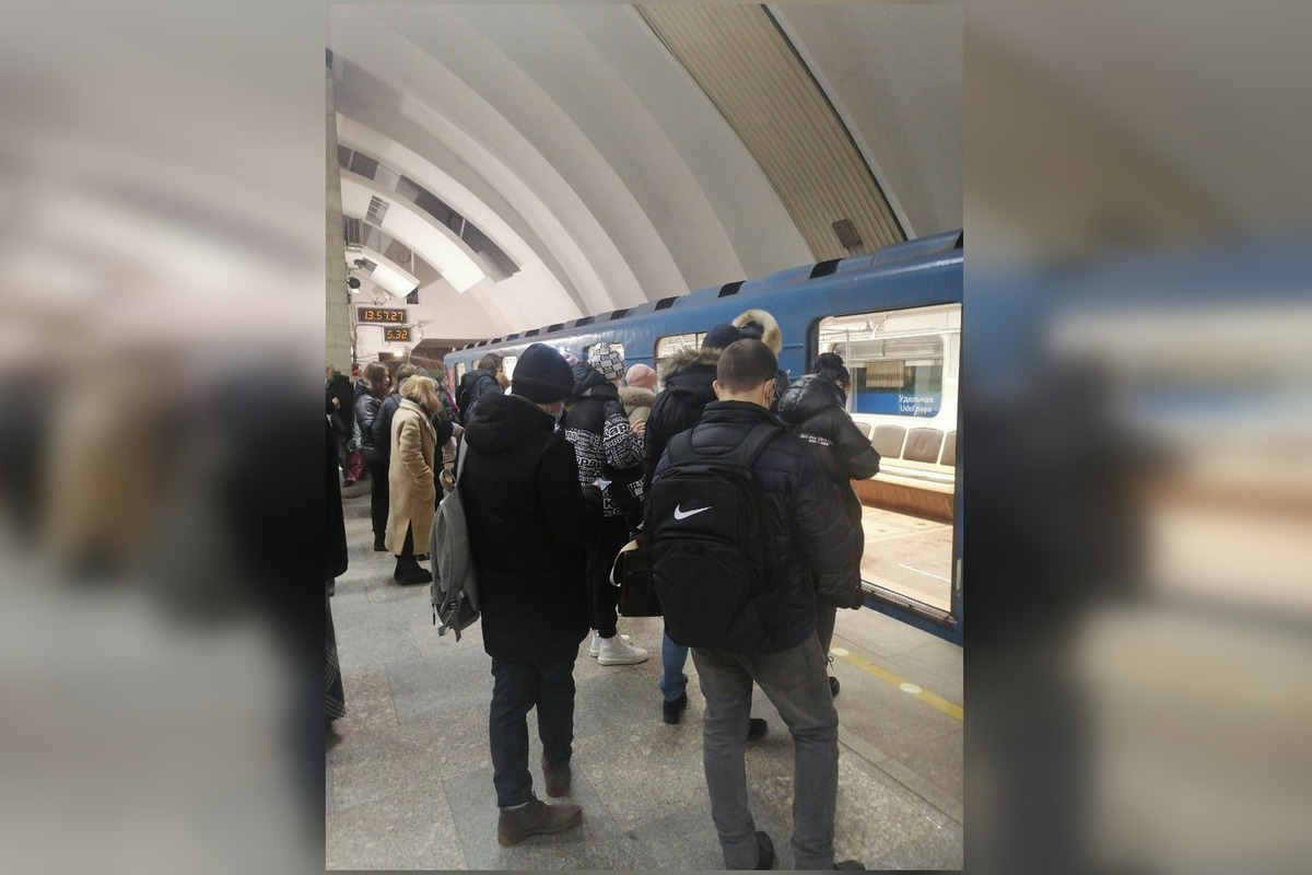 Что произошло в метро спб сегодня