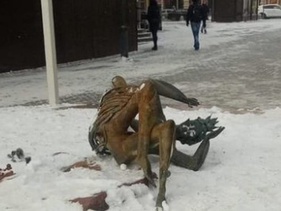 В Казани вандалы сломали скульптуру «Су Анасы»