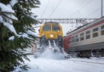 Снегопады, обрушившиеся на Урал, не повлияли на график движения поездов на Свердловской железной дороге