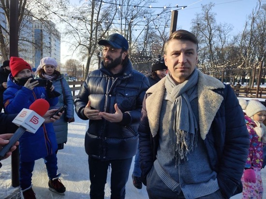 В понедельник, 27 декабря, прославленные спортсмены посетили Белгород, покатались на ледовых площадках города и провели мастер-классы для детей.