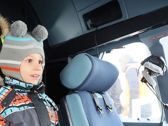6-летний екатеринбуржец сел за штурвал самолета, исполнив мечту
