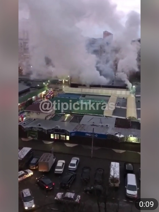 Утром в Краснодаре загорелся рынок