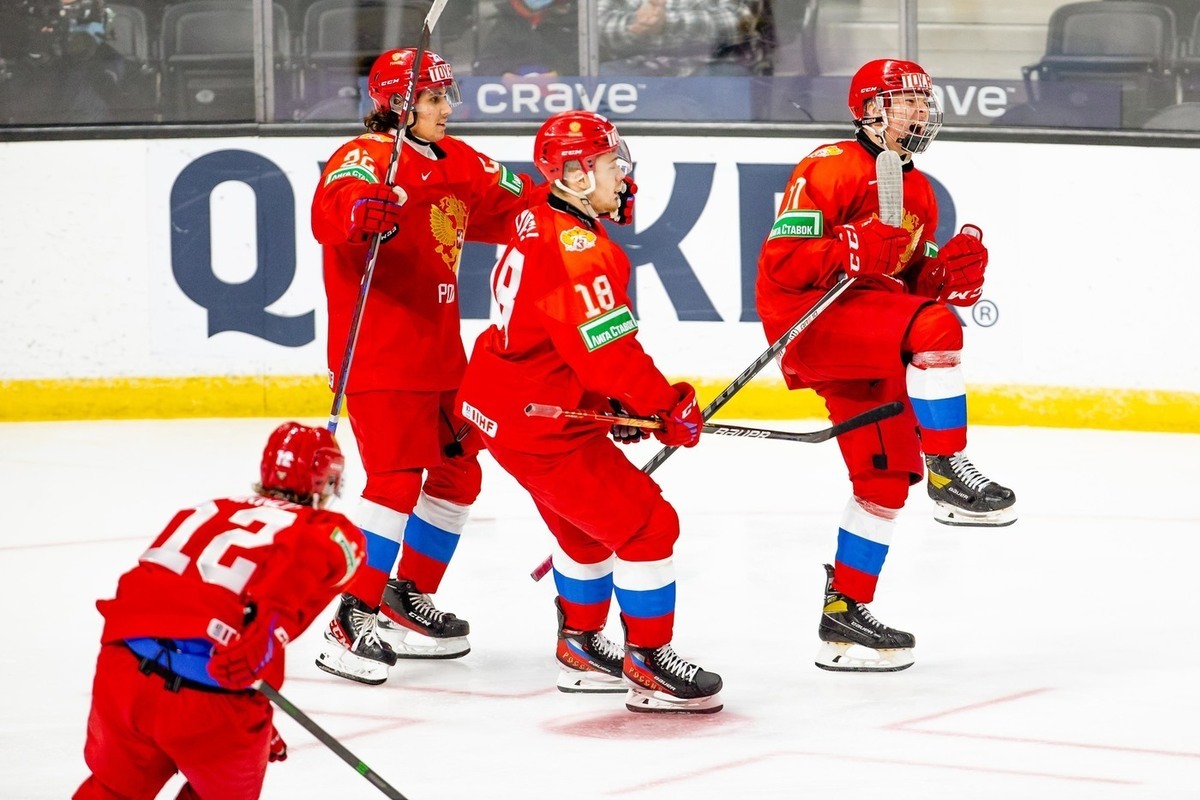 Молодежная сборная России одержала первую победу на ЧМ по хоккею