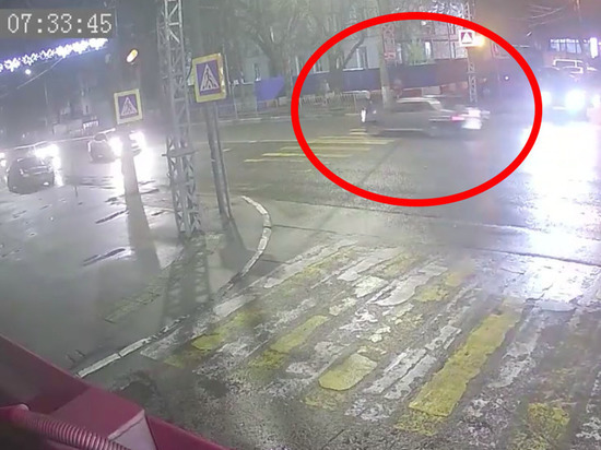 В центре Симферополя водитель ВАЗа сбил человека у здания МВД