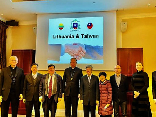 Литва выступает против Китая, но нуждается в поддержке Запада