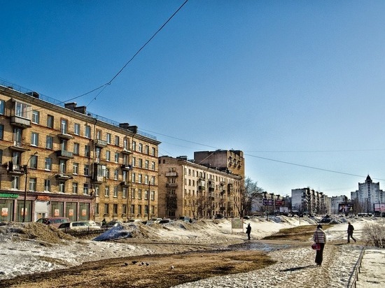 Стоянов назвал катастрофической ситуацию с уборкой снега в Петербурге
