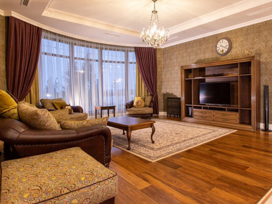 Элитный особняк площадью 20 однокомнатных квартир продают под Новосибирском за 65 млн рублей