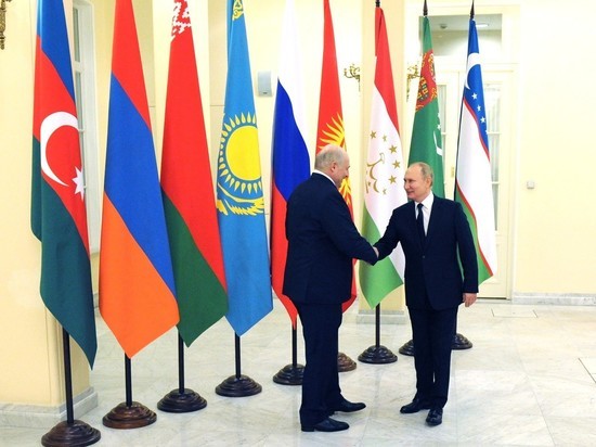 Путин лично заехал за Лукашенко перед началом встречи в Петербурге