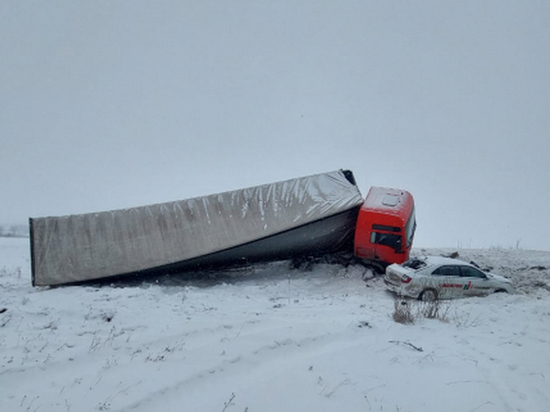 В Аннинском районе под Воронежем произошло смертельное ДТП с тремя автомобилями
