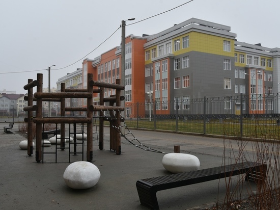 В Астрахани благоустроили бульвар возле новой школы