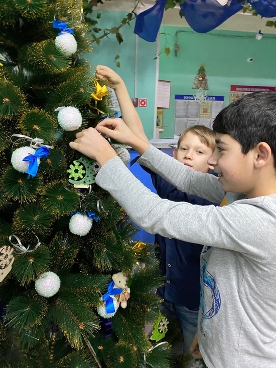 Регоператор «ЭкоЦентр» в Астрахани организовал для детей из детского дома новогодний праздник