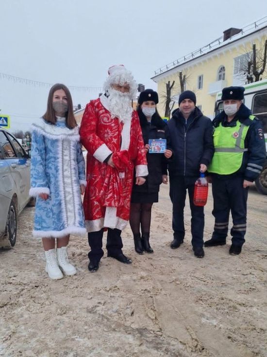 Полицейский Дед мороз сегодня работал в Ярцево