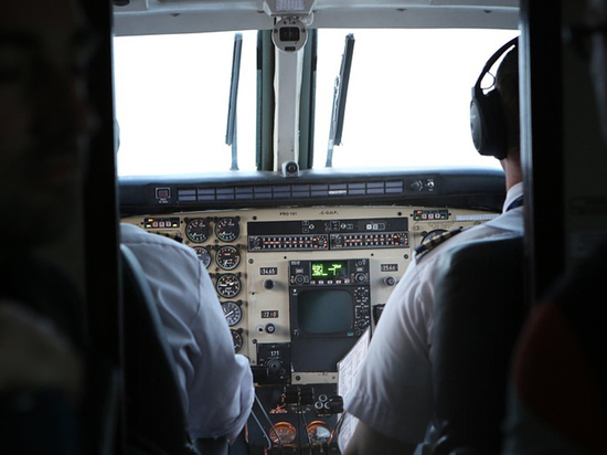 В Сети обсудили зарплаты гражданских пилотов: 180 тысяч - это мало
