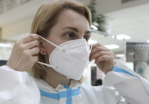 Глава Роспотребнадзора Анна Попова заявила, что инкубационный период штамма коронавируса "Омикрон" оказался меньше, чем у предыдущих вариантов вируса