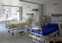 Пресс-служба главка МЧС по Татарстану сообщила, что в Казани госпитализировали после отравления неизвестным веществом четырех человек