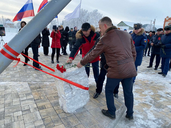 В честь авиаконструктора Михаила Гуревича в Курской области установили памятный знак