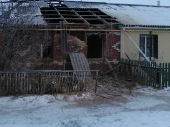На севере Омской области при пожаре в доме умерла женщина