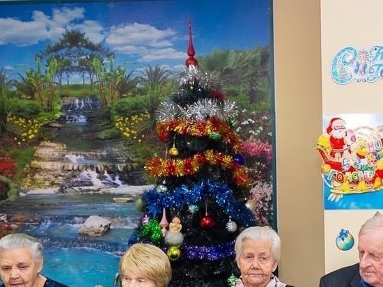 В Ханты-Мансийске поздравили постояльцев дома престарелых