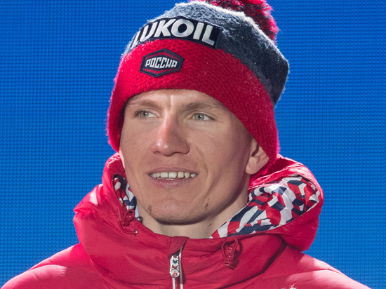 Лыжник Большунов выиграл серебро в масс-старте на &#34;Тур де Ски&#34;