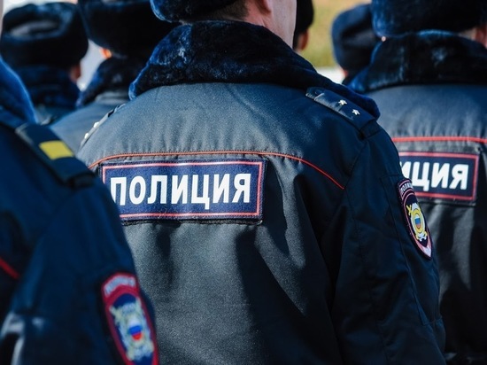 В Волгоградской области полиция спасла мужчину из горящего дома