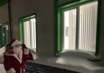 Глава ЯНАО нарядился в Деда Мороза и поздравил с Новым годом детей в больнице Салехарда