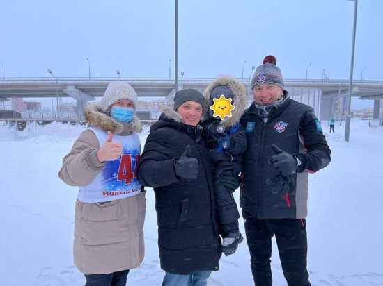 Жители Нового Уренгоя во главе с Вороновым вышли на новогодний забег 1 января