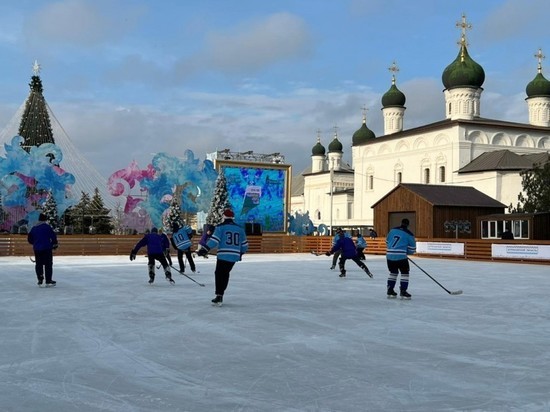 Утро 1 января в Астраханском кремле началось с хоккея